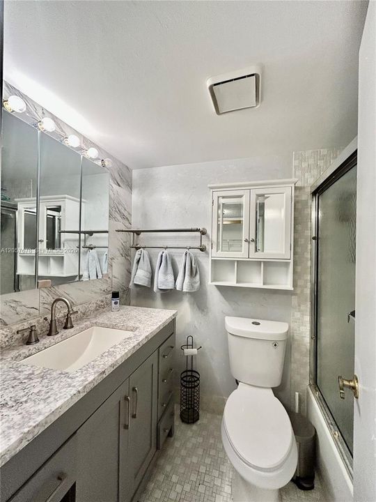 For Sale: $200,000 (2 beds, 2 baths, 1015 Square Feet)