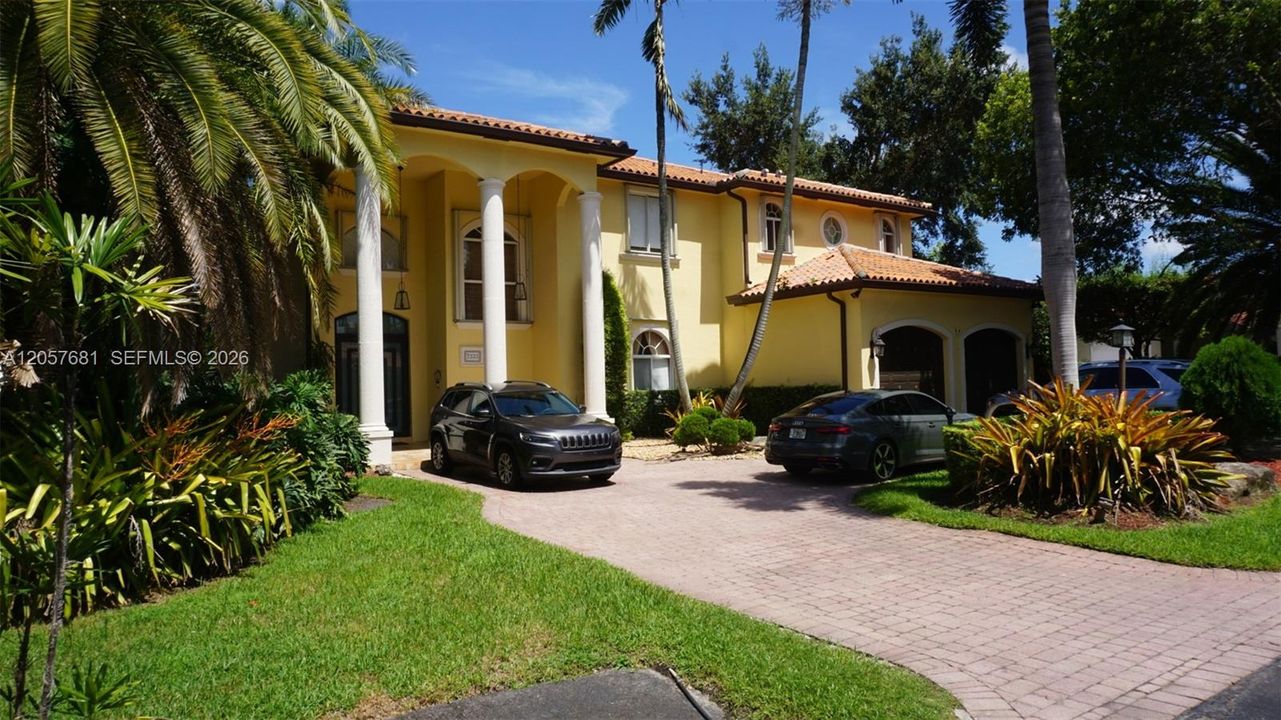 En Venta: $2,050,000 (5 camas, 4 baños, 3774 Pies cuadrados)