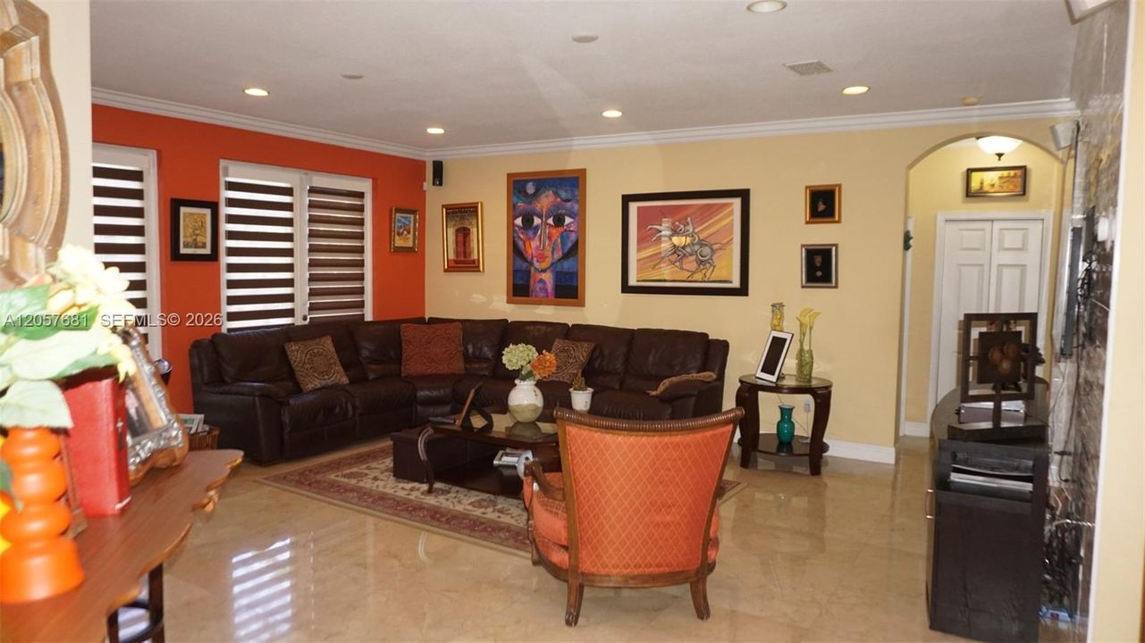 En Venta: $2,050,000 (5 camas, 4 baños, 3774 Pies cuadrados)