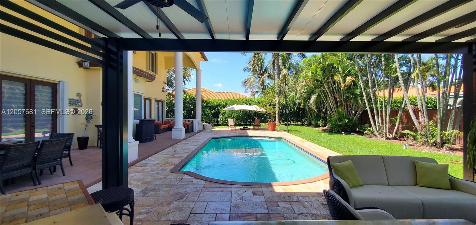 En Venta: $2,050,000 (5 camas, 4 baños, 3774 Pies cuadrados)