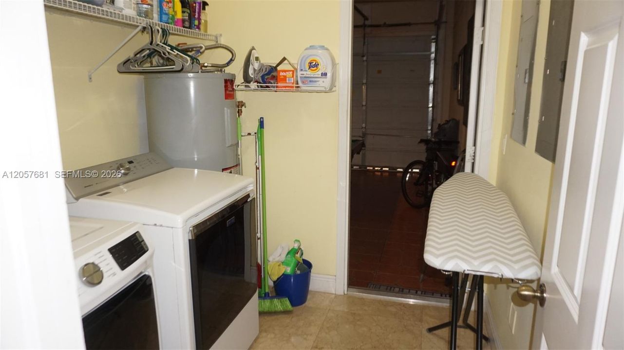 En Venta: $2,050,000 (5 camas, 4 baños, 3774 Pies cuadrados)