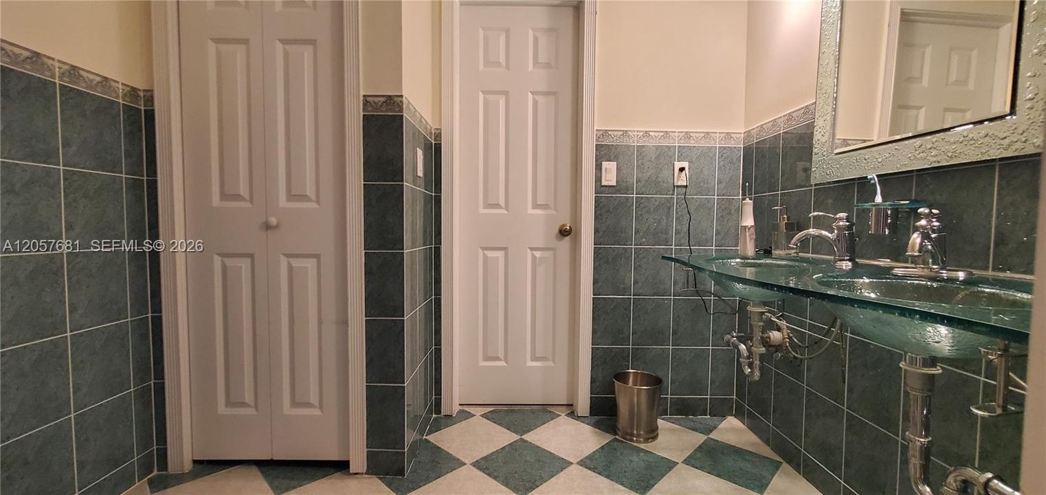En Venta: $2,050,000 (5 camas, 4 baños, 3774 Pies cuadrados)