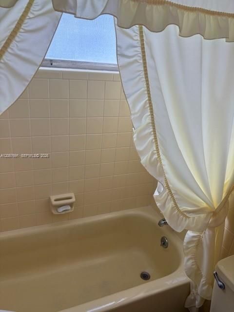 Spotless master tub/shower
