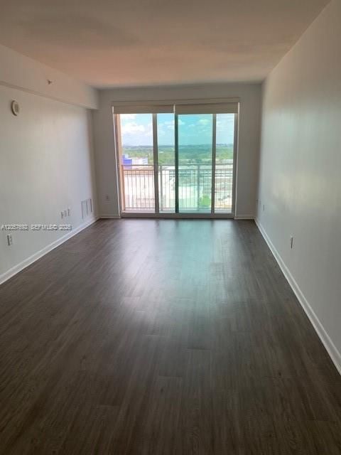 For Rent: $2,400 (1 beds, 1 baths, 828 Square Feet)