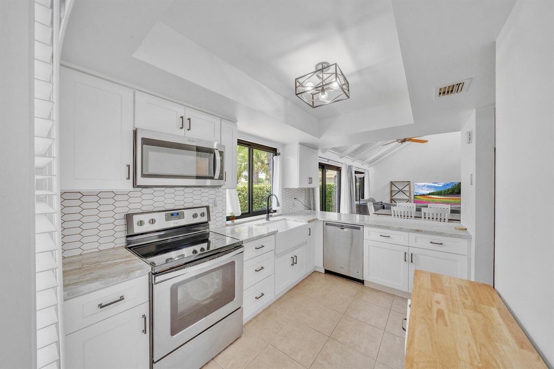 8 Kitchen (1)