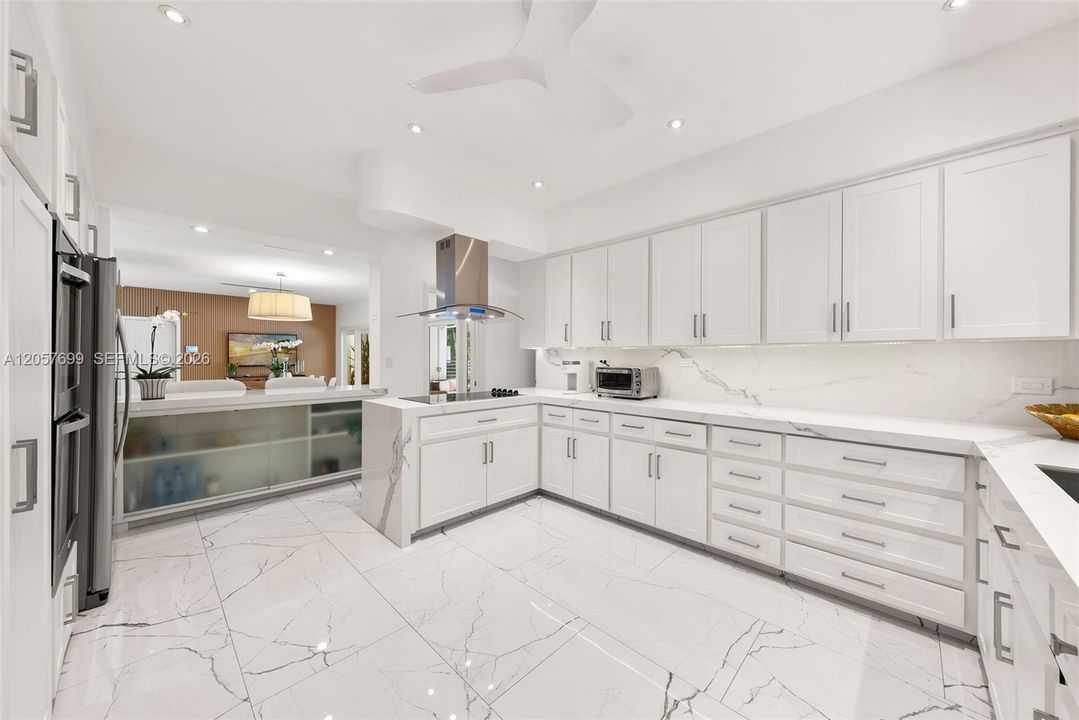В аренду: $32,000 (4 спален, 3 ванн, 3360 Квадратных фут)