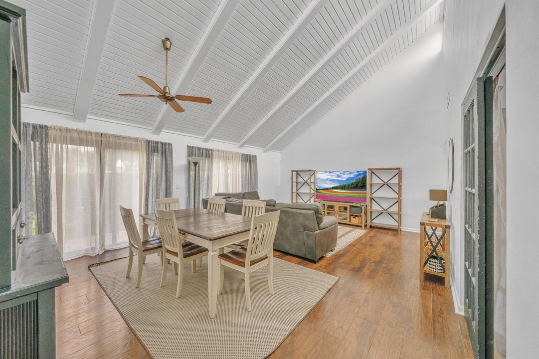 22 Dining Area