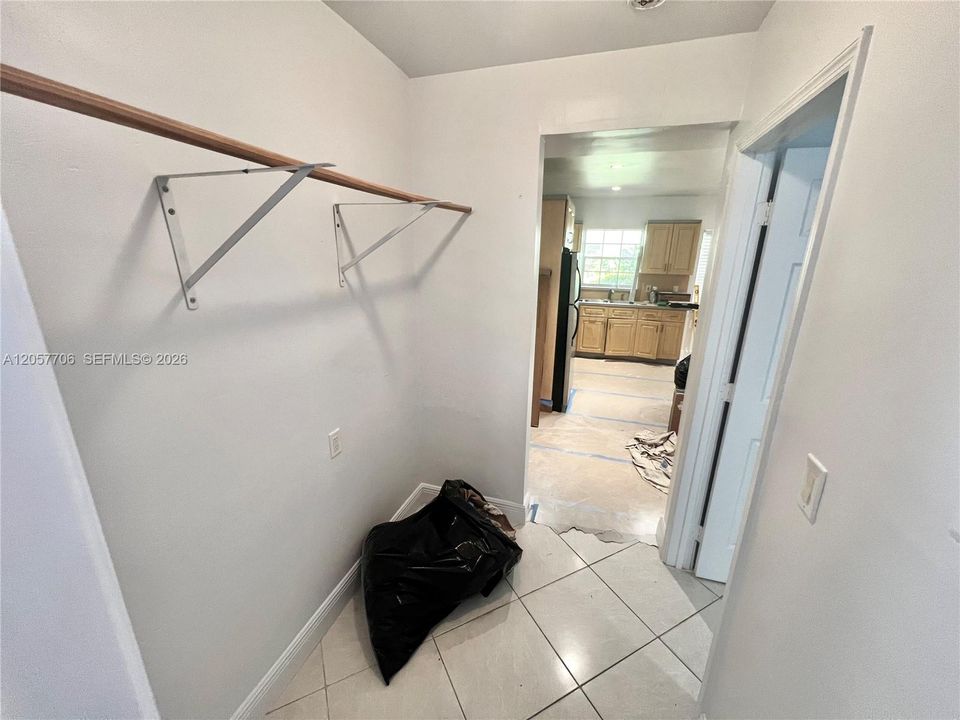 For Rent: $2,000 (1 beds, 1 baths, 690 Square Feet)