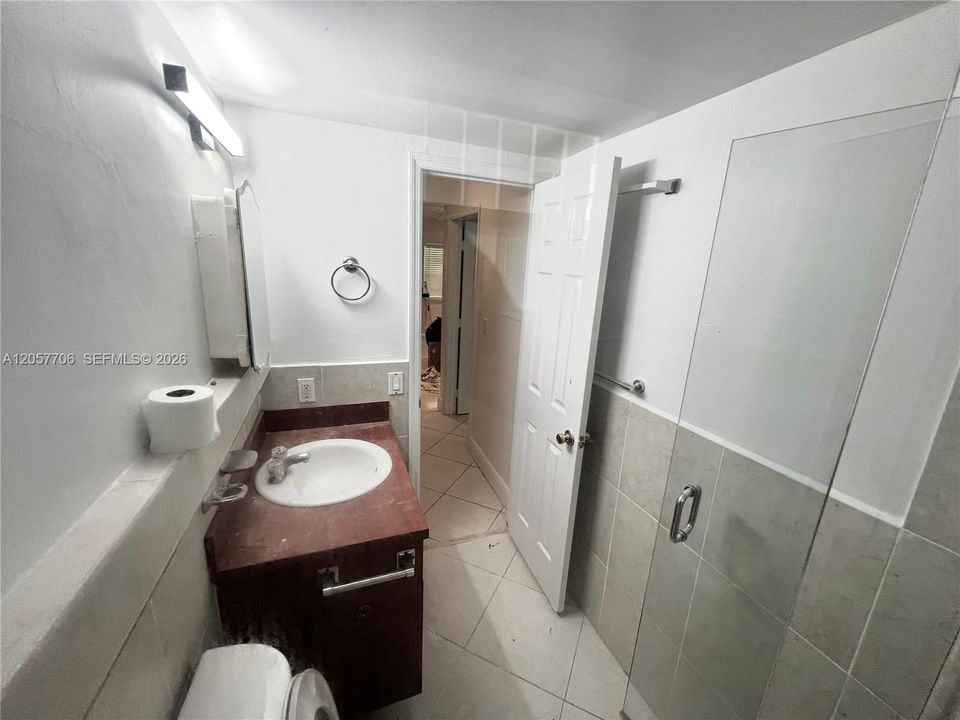 For Rent: $2,000 (1 beds, 1 baths, 690 Square Feet)