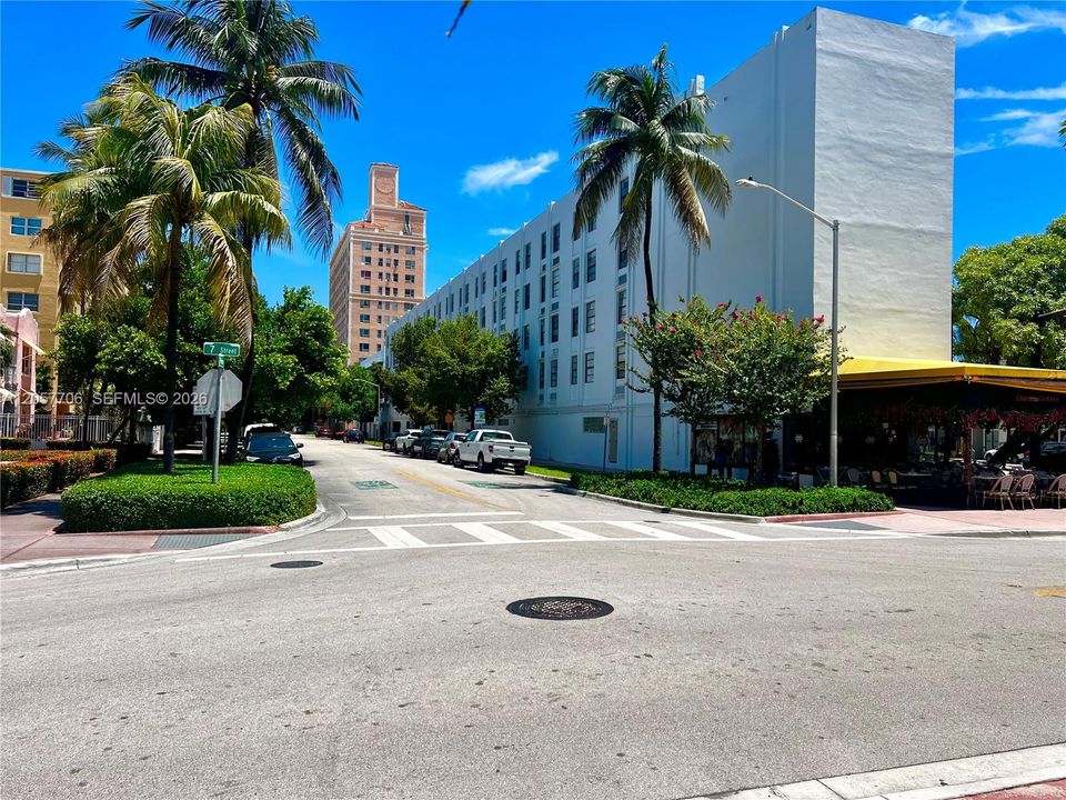For Rent: $2,000 (1 beds, 1 baths, 690 Square Feet)