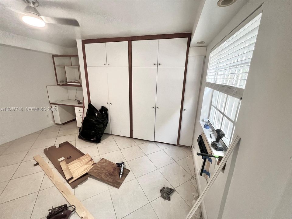 For Rent: $2,000 (1 beds, 1 baths, 690 Square Feet)