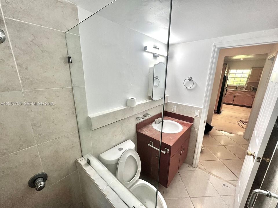 For Rent: $2,000 (1 beds, 1 baths, 690 Square Feet)