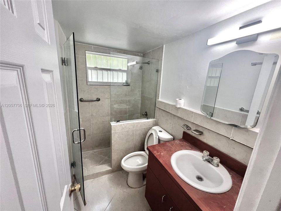 For Rent: $2,000 (1 beds, 1 baths, 690 Square Feet)