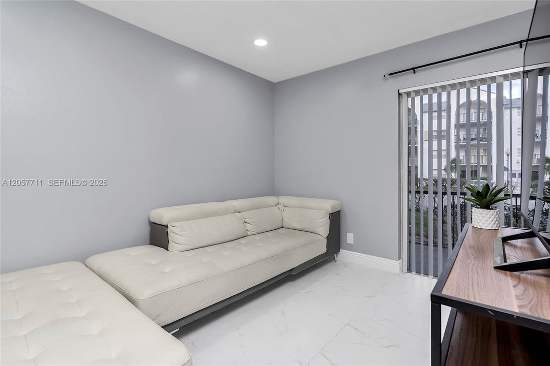 En Renta: $1,800 (2 camas, 1 baños, 1000 Pies cuadrados)