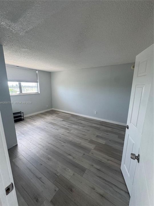 For Sale: $157,000 (1 beds, 1 baths, 750 Square Feet)