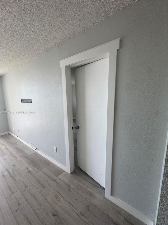 For Sale: $157,000 (1 beds, 1 baths, 750 Square Feet)