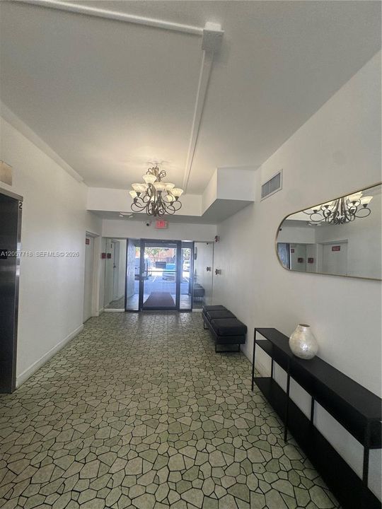 For Sale: $157,000 (1 beds, 1 baths, 750 Square Feet)
