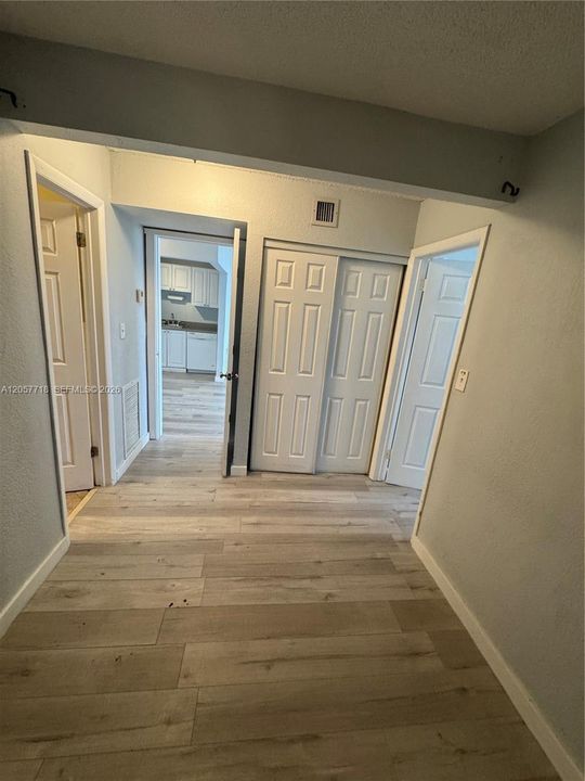 For Sale: $157,000 (1 beds, 1 baths, 750 Square Feet)