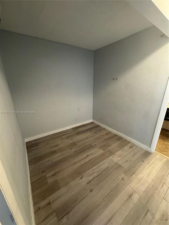 For Sale: $157,000 (1 beds, 1 baths, 750 Square Feet)