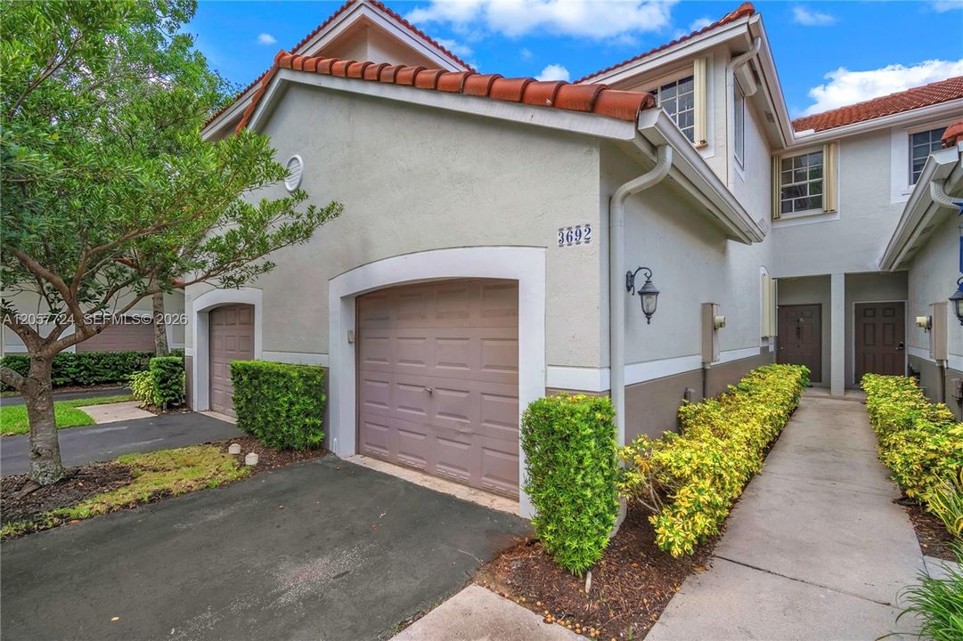 For Sale: $534,900 (3 beds, 2 baths, 1443 Square Feet)