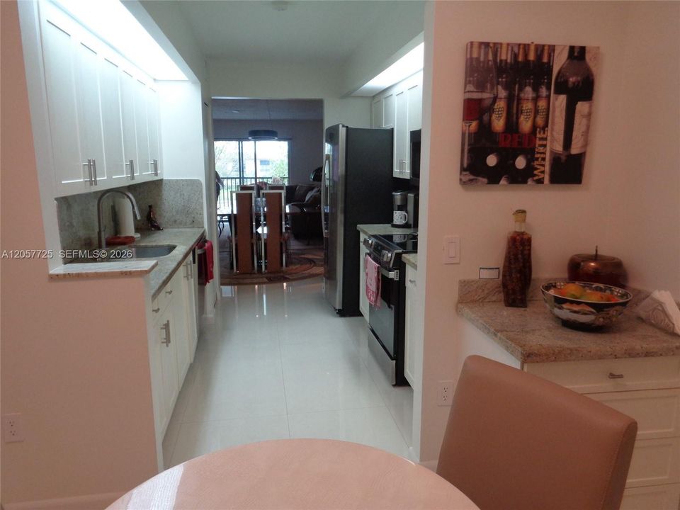 For Rent: $2,190 (2 beds, 2 baths, 1364 Square Feet)
