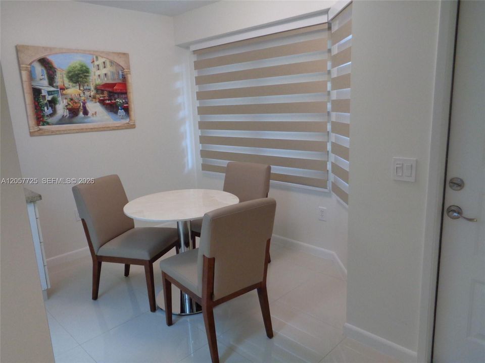 For Rent: $2,190 (2 beds, 2 baths, 1364 Square Feet)