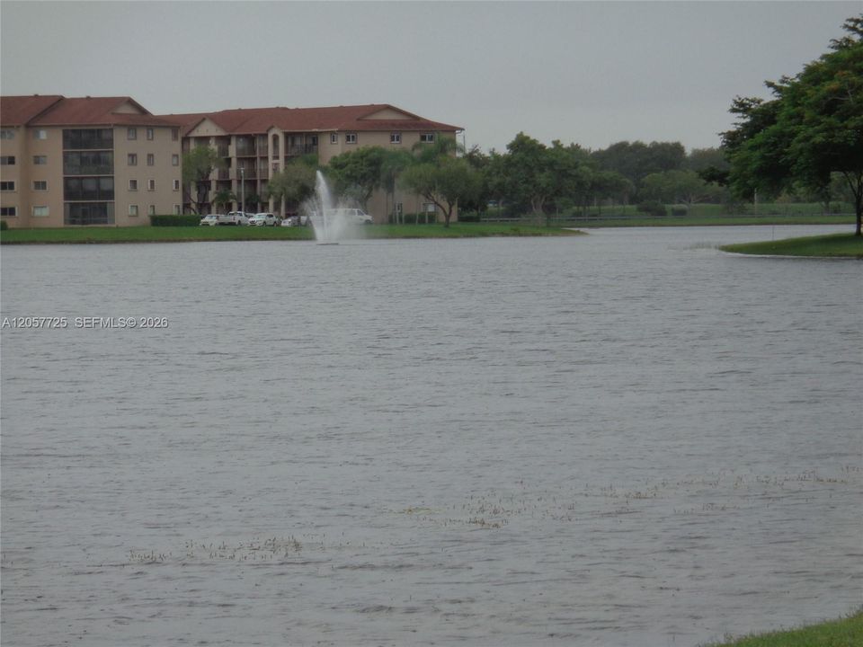 For Rent: $2,190 (2 beds, 2 baths, 1364 Square Feet)