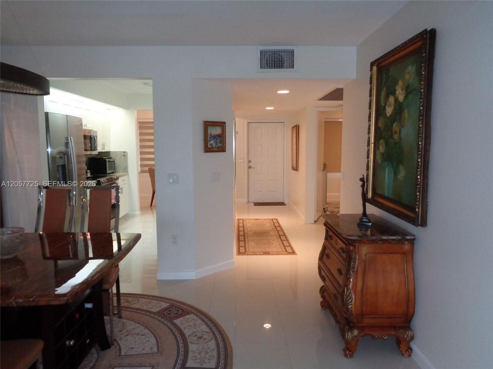 For Rent: $2,190 (2 beds, 2 baths, 1364 Square Feet)