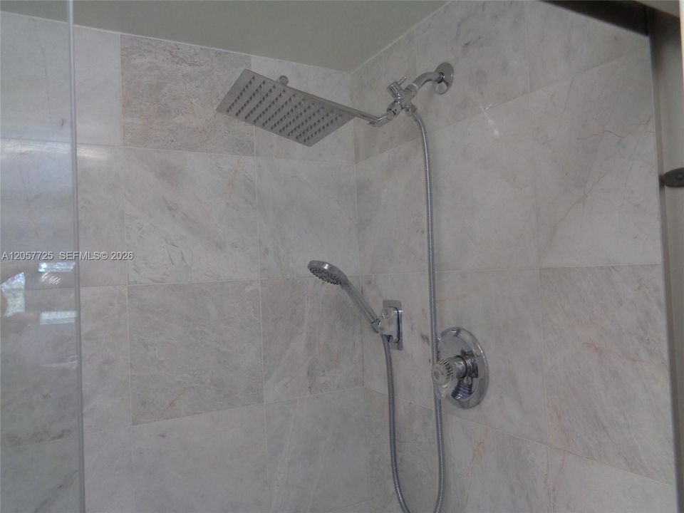 For Rent: $2,190 (2 beds, 2 baths, 1364 Square Feet)