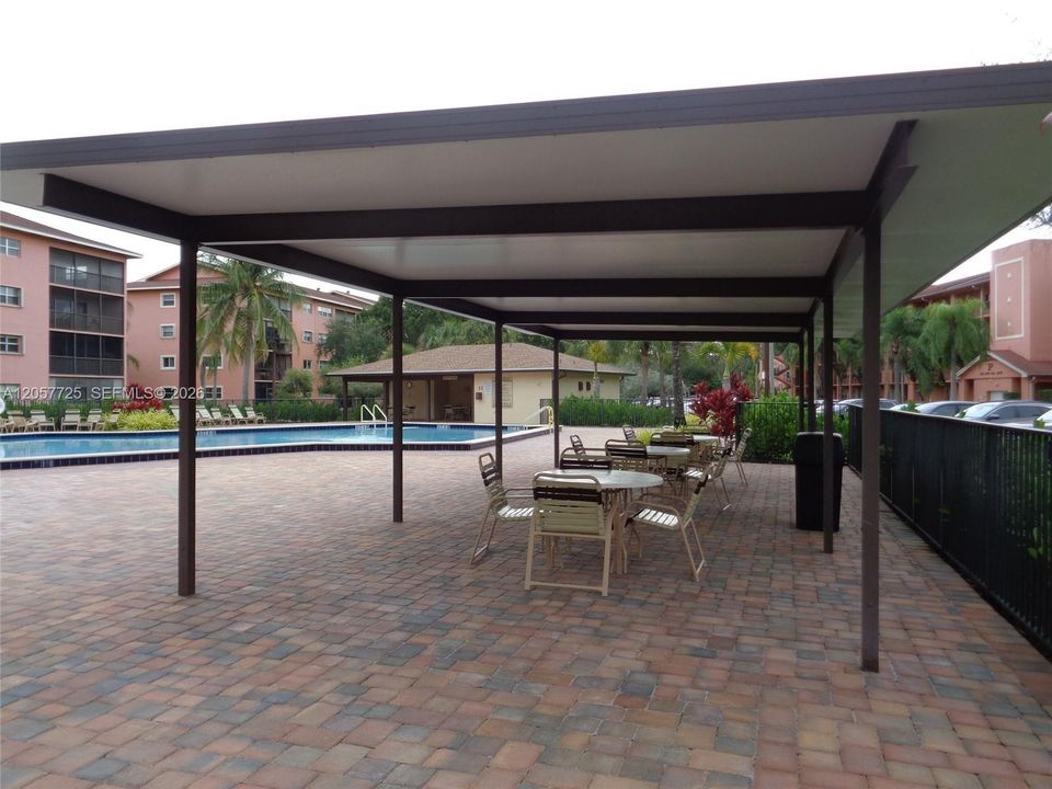 For Rent: $2,190 (2 beds, 2 baths, 1364 Square Feet)