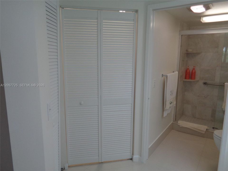 For Rent: $2,190 (2 beds, 2 baths, 1364 Square Feet)