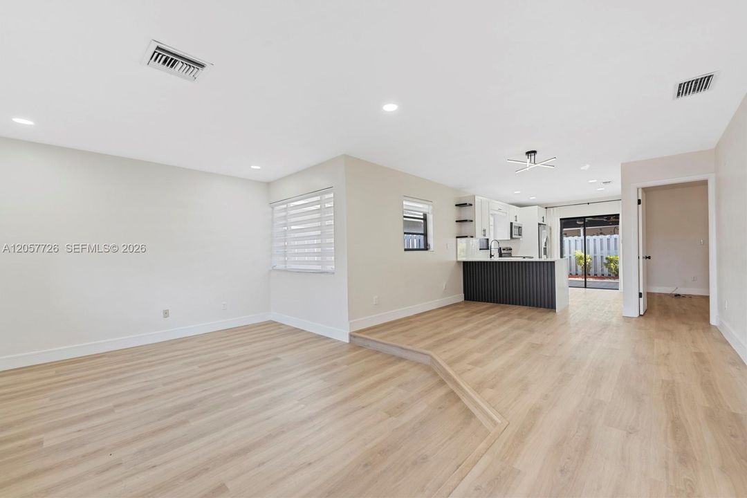 For Sale: $534,990 (2 beds, 2 baths, 1138 Square Feet)