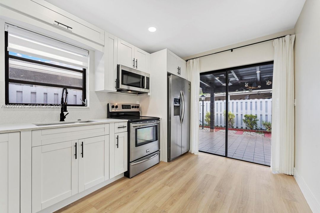 For Sale: $534,990 (2 beds, 2 baths, 1138 Square Feet)