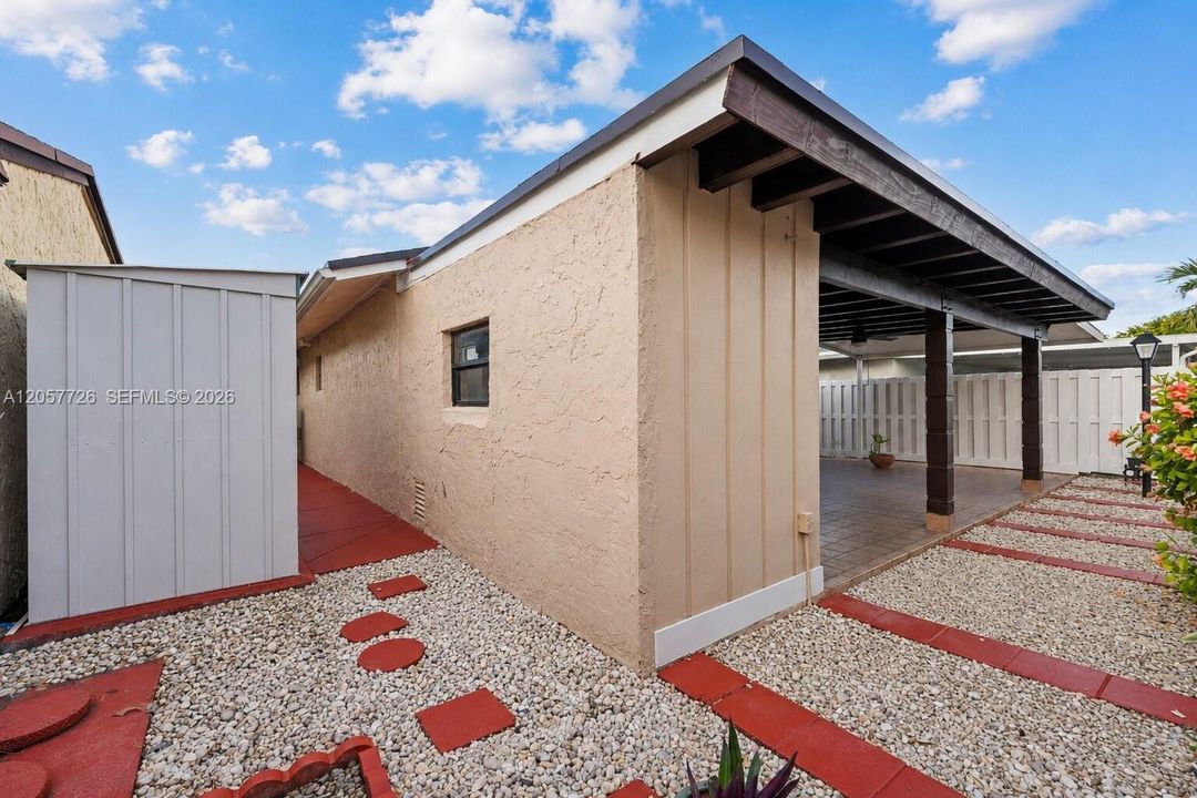 For Sale: $534,990 (2 beds, 2 baths, 1138 Square Feet)