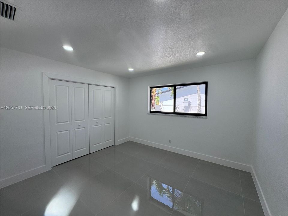 For Sale: $817,500 (5 beds, 3 baths, 2052 Square Feet)