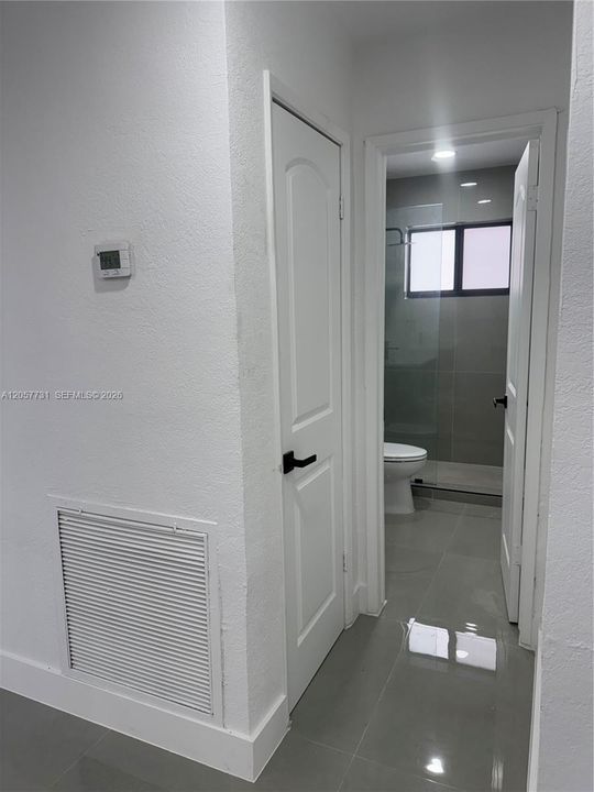 For Sale: $817,500 (5 beds, 3 baths, 2052 Square Feet)