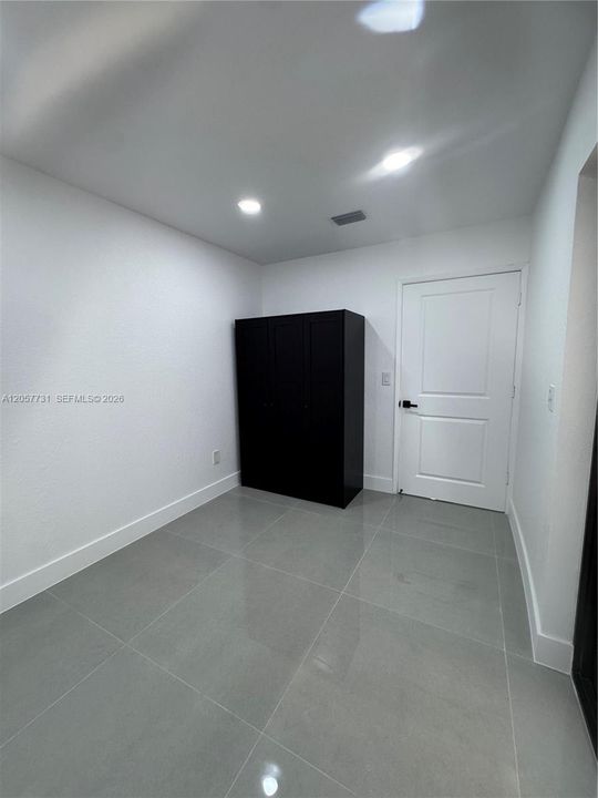 For Sale: $817,500 (5 beds, 3 baths, 2052 Square Feet)