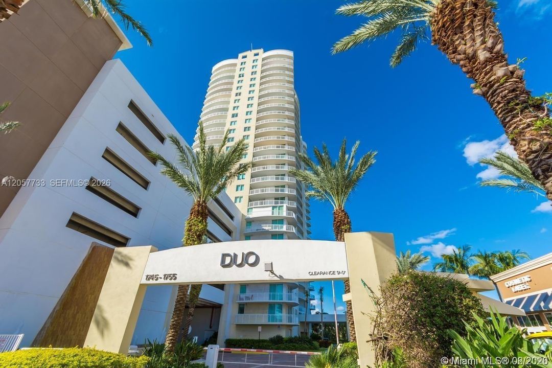 For Rent: $3,200 (2 beds, 2 baths, 1354 Square Feet)