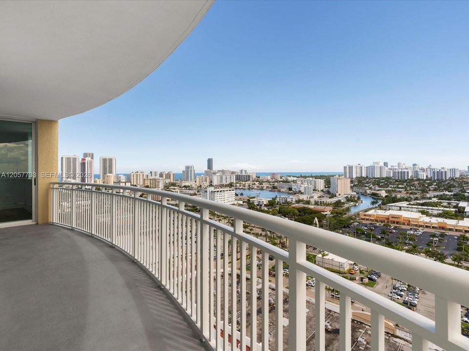 For Rent: $3,200 (2 beds, 2 baths, 1354 Square Feet)