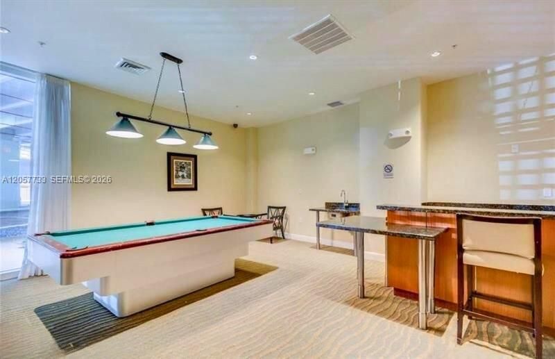 For Rent: $3,200 (2 beds, 2 baths, 1354 Square Feet)