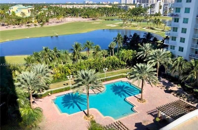 For Rent: $3,200 (2 beds, 2 baths, 1354 Square Feet)