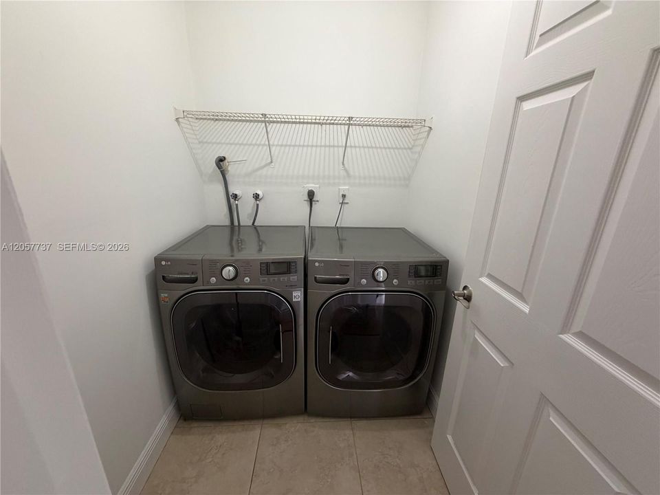 En Renta: $4,000 (4 camas, 2 baños, 2032 Pies cuadrados)