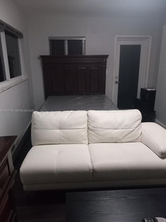 En Renta: $1,100 (1 camas, 1 baños, 1669 Pies cuadrados)