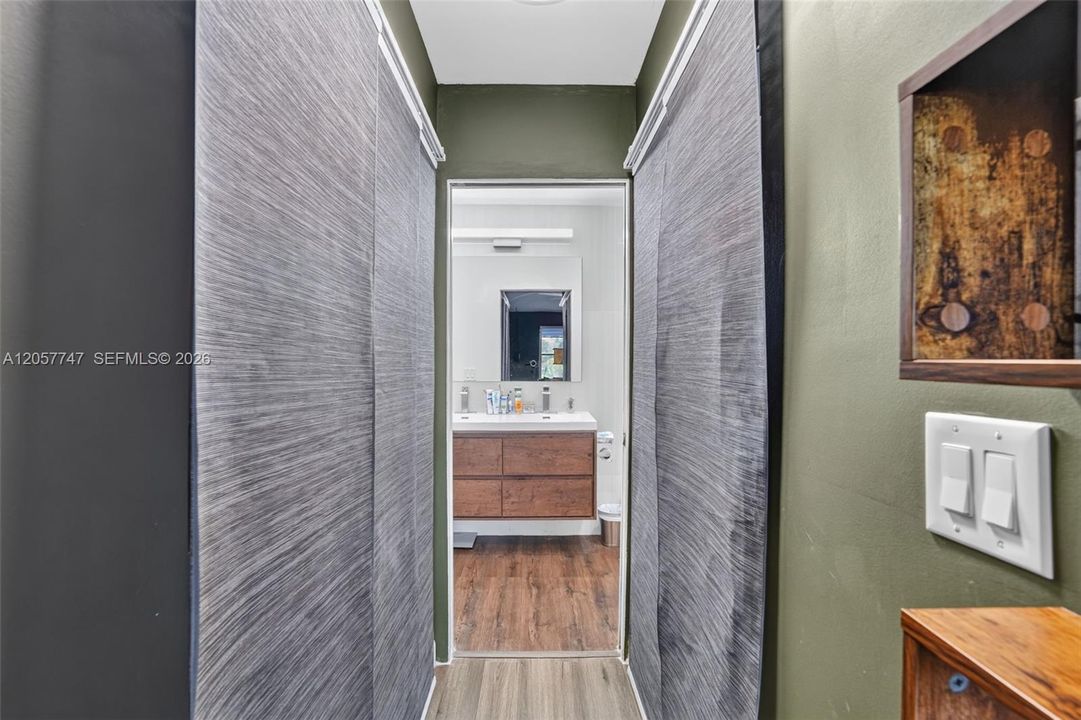 For Sale: $499,900 (3 beds, 2 baths, 1144 Square Feet)