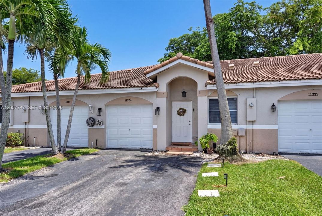 For Sale: $499,900 (3 beds, 2 baths, 1144 Square Feet)