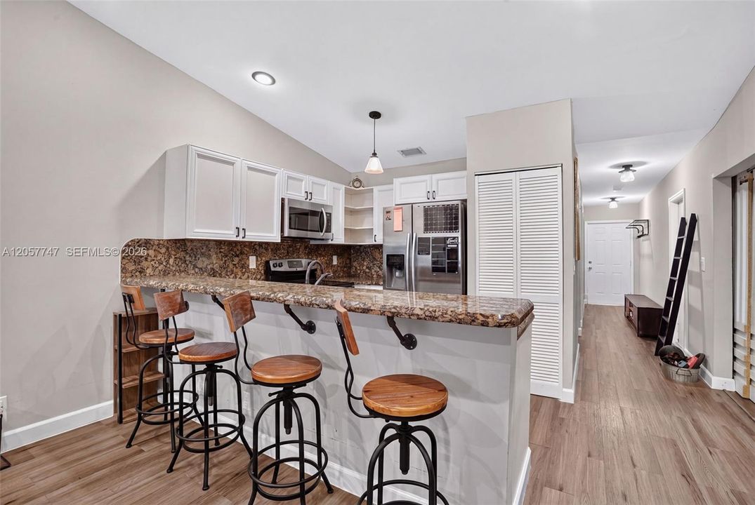 For Sale: $499,900 (3 beds, 2 baths, 1144 Square Feet)