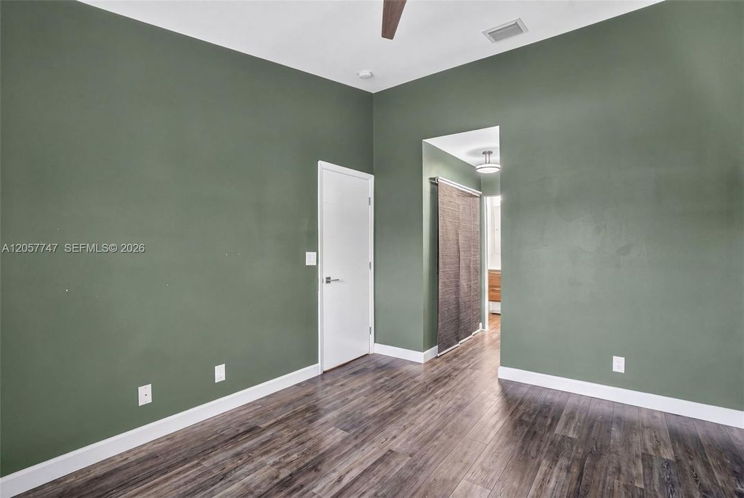 For Sale: $499,900 (3 beds, 2 baths, 1144 Square Feet)