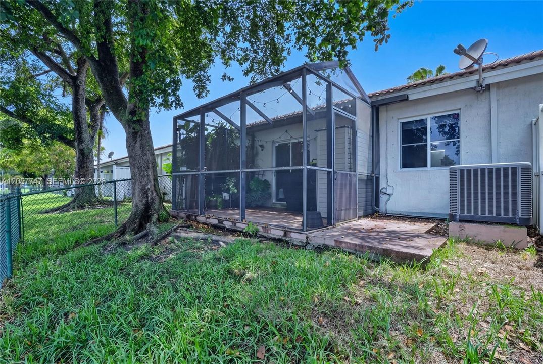 For Sale: $499,900 (3 beds, 2 baths, 1144 Square Feet)