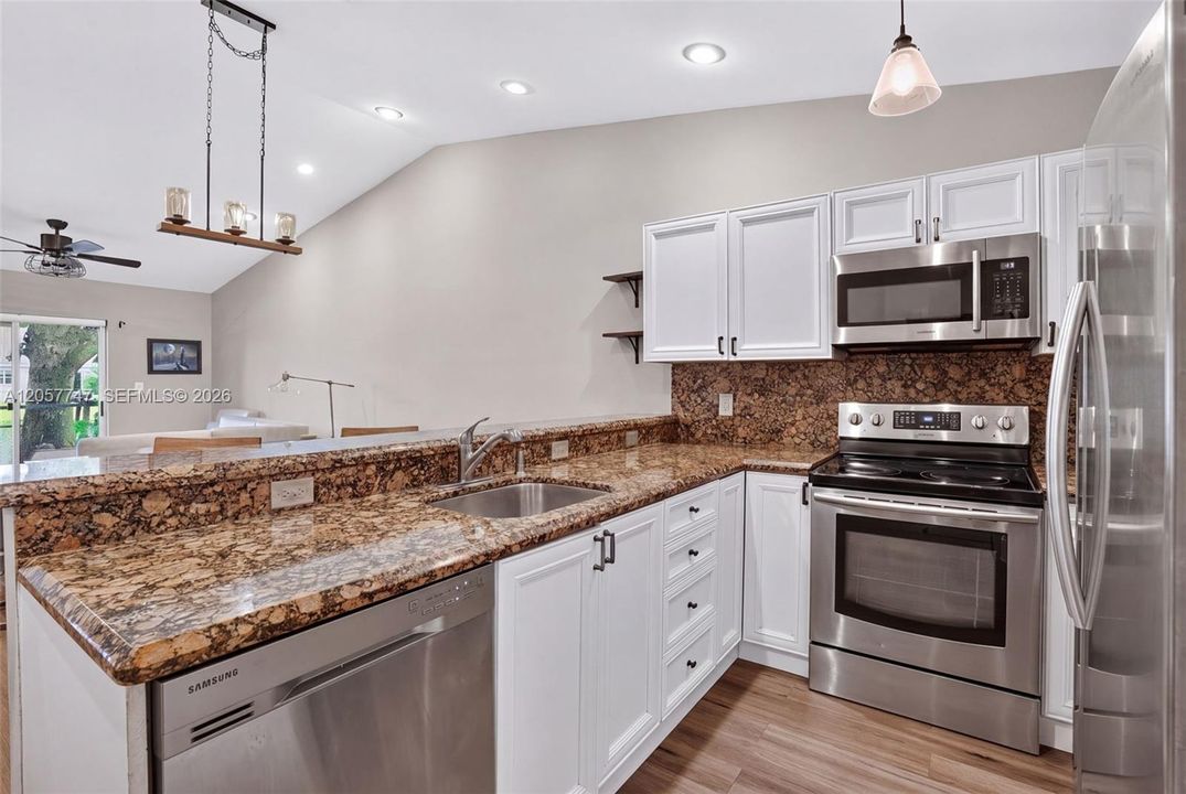 For Sale: $499,900 (3 beds, 2 baths, 1144 Square Feet)