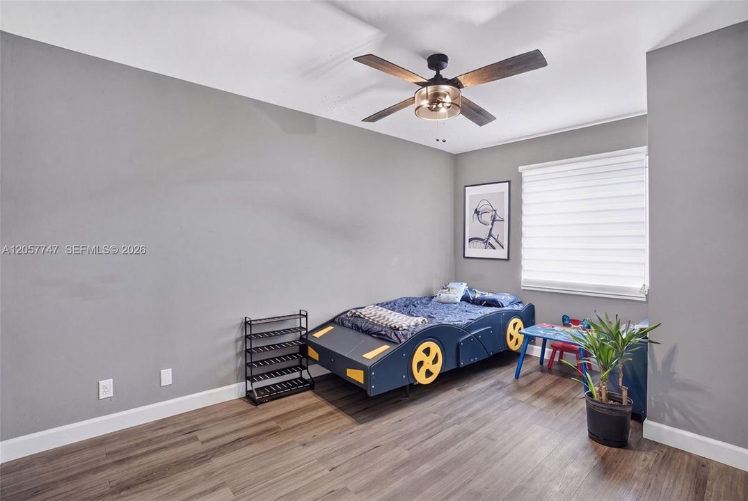For Sale: $499,900 (3 beds, 2 baths, 1144 Square Feet)